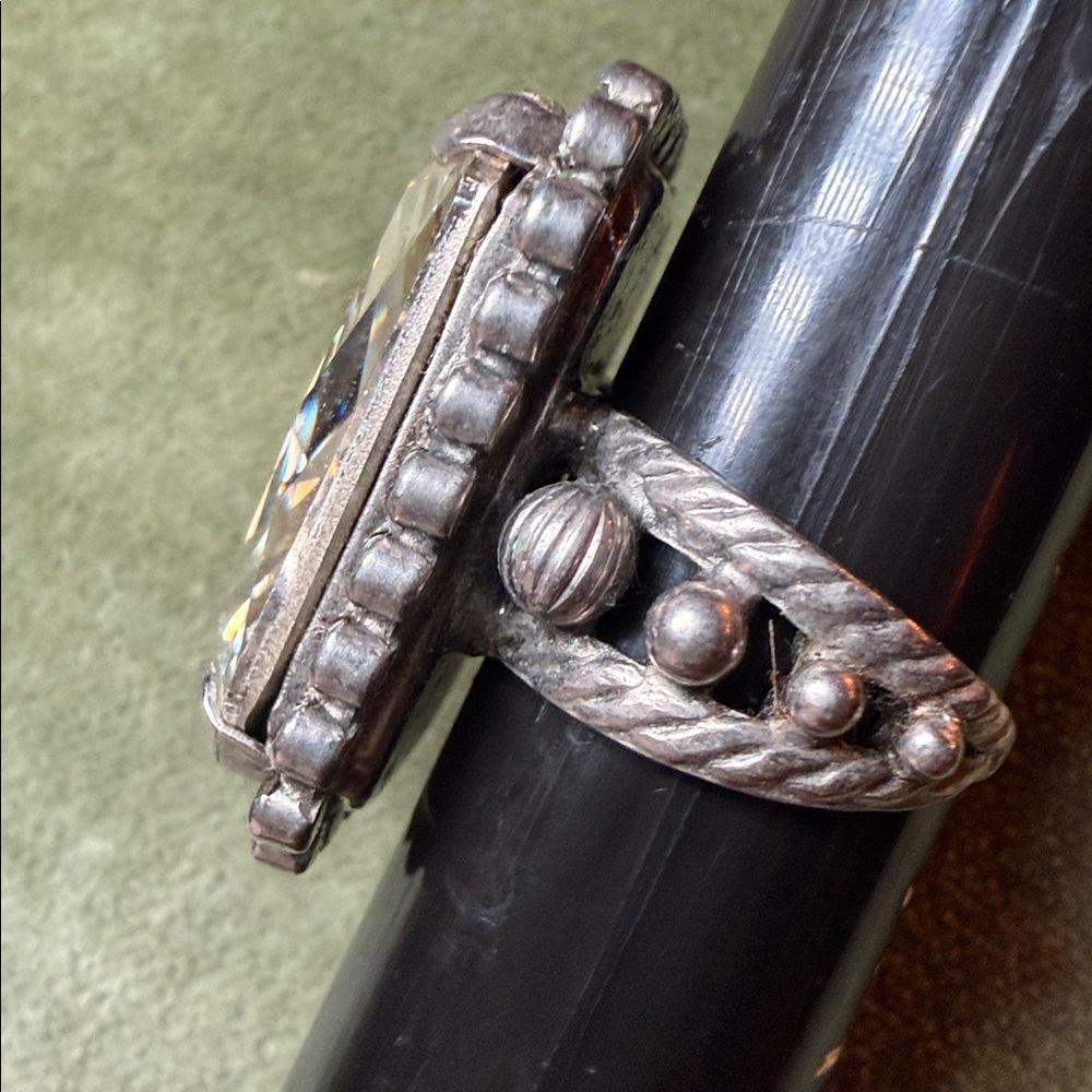 Sorrelli Silver Rectangular Crystal Ring - image 6